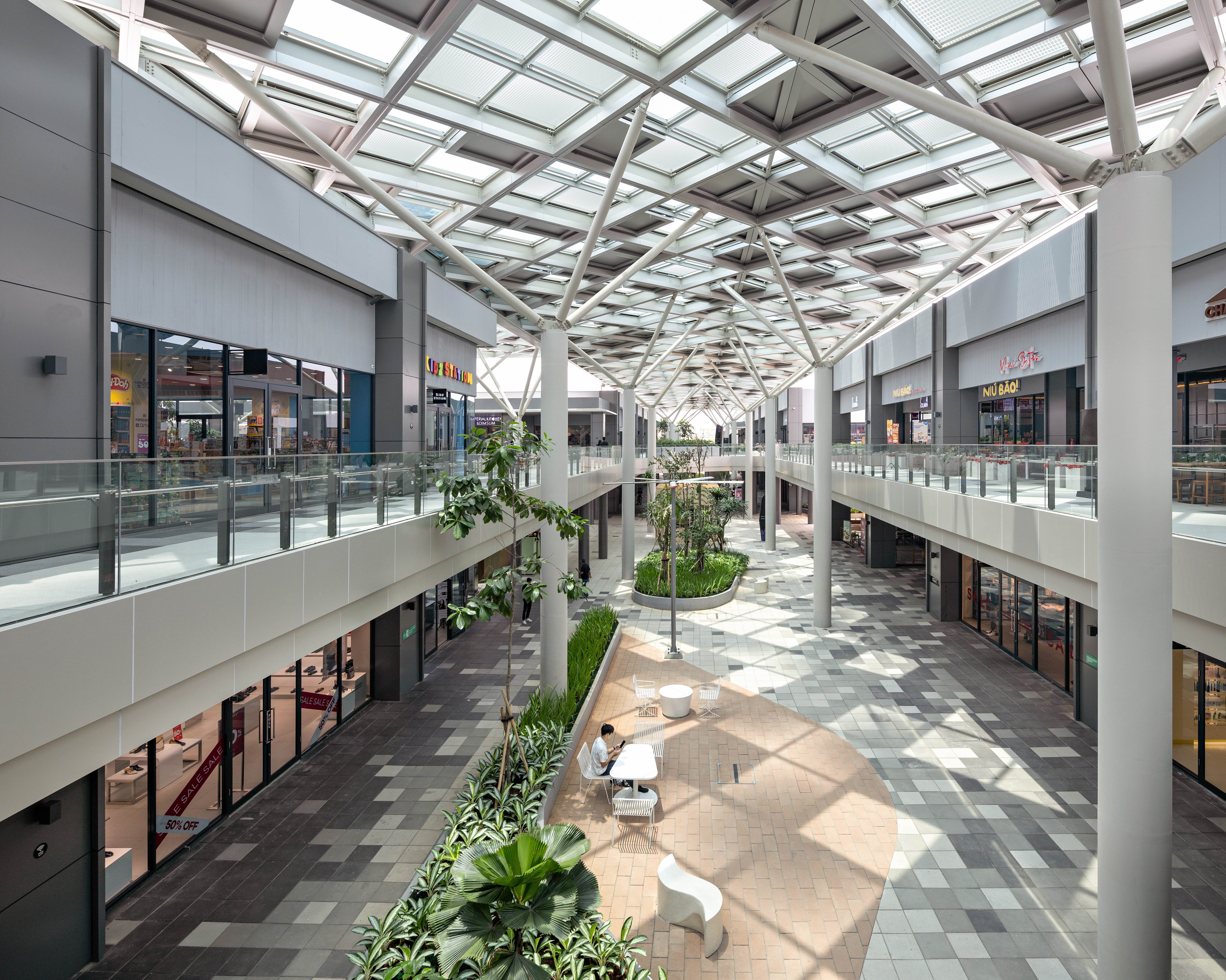 KOM_MW_Giant Canopy_1_Web.jpg